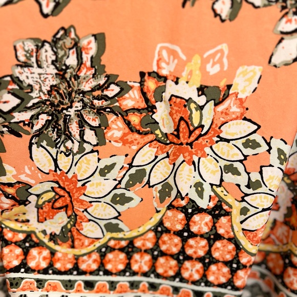 Ava & Grace Women’s XL Mandarin Collar, 4 Button Down, Convertible Sleeve Top - Picture 2 of 5